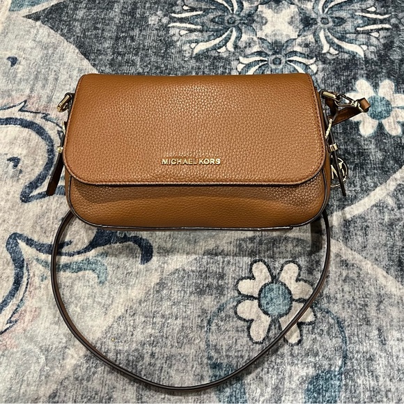 Michael Kors Bedford Legacy Leather Flap Crossbody EUC - Picture 2 of 13